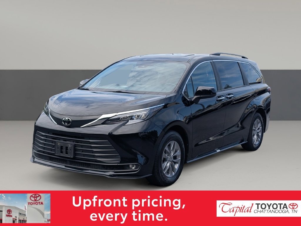 Used 2026 Toyota Sienna XLE FWD image 4