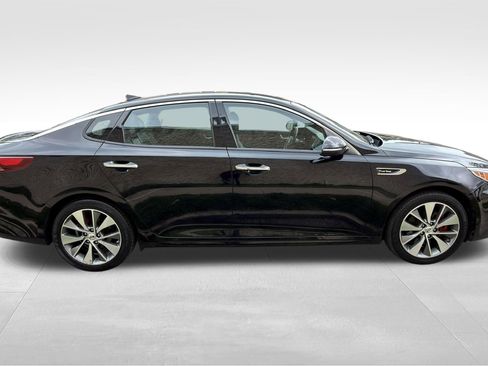 Used 2017 Kia Optima SX image 4