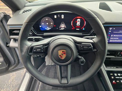 Used 2025 Porsche Macan Electric image 30