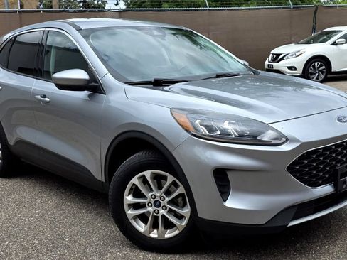Used 2021 Ford Escape SE w/ Cold Weather Package AWD/4WD image 1