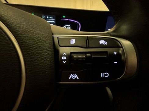 Certified 2025 Kia Sportage EX FWD image 11
