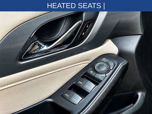 Used 2022 Chevrolet Traverse LT w/ LT Premium Package image 10