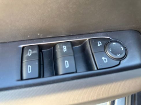 New 2026 GMC Canyon Elevation w/ Convenience Package image 16