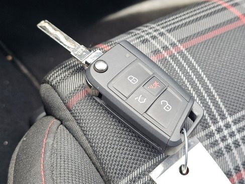 Used 2016 Volkswagen GTI S FWD image 31