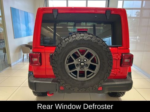 Used 2024 Jeep Wrangler Rubicon image 15