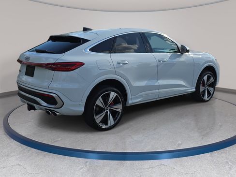 New 2026 Audi SQ5 Premium Plus image 5