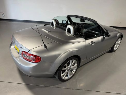 Used 2014 MAZDA MX-5 Miata Grand Touring RWD image 8