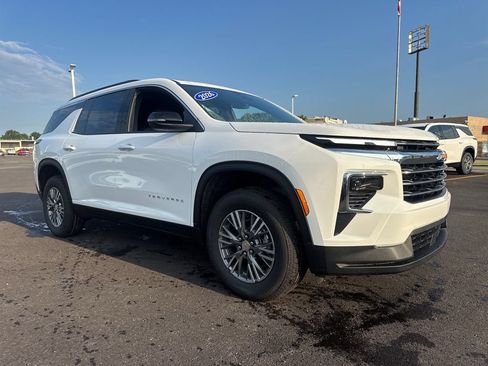 New 2026 Chevrolet Traverse LT FWD image 9