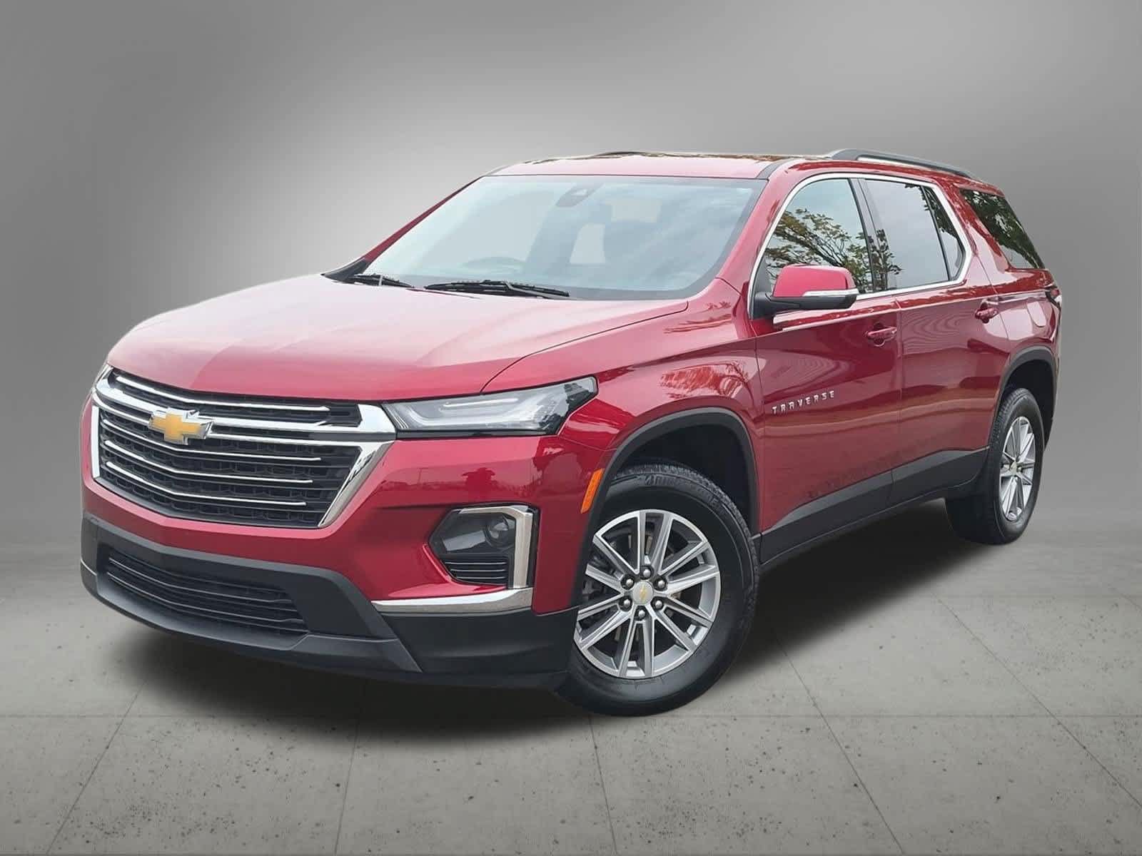 Used 2023 Chevrolet Traverse LT FWD image 1