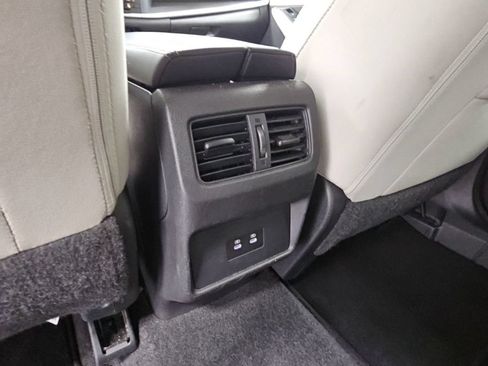 Used 2025 Nissan Rogue SV FWD image 29