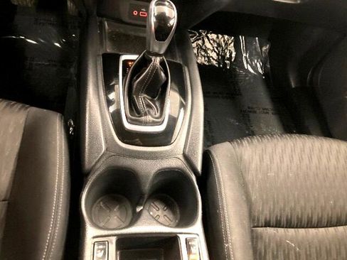 Used 2020 Nissan Rogue SV image 17