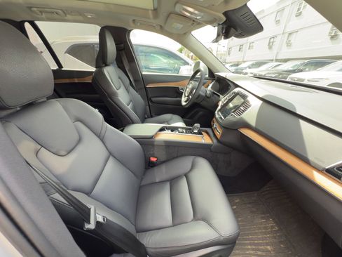 Certified 2023 Volvo XC90 T8 Plus w/ Protection Package Premier image 16