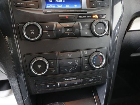 Used 2018 Ford Explorer XLT w/ Class II Trailer Tow Package AWD/4WD image 35