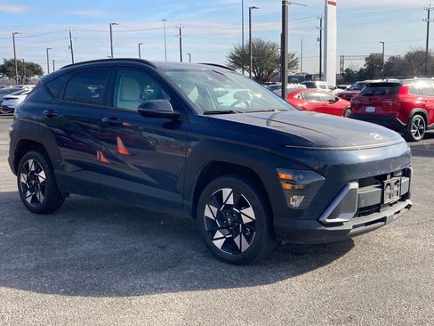 Used 2025 Hyundai Kona SEL image 2