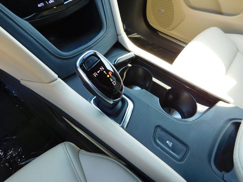 Used 2019 Cadillac XT5 FWD image 22