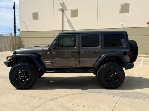 Used 2019 Jeep Wrangler Unlimited Sport S image 8