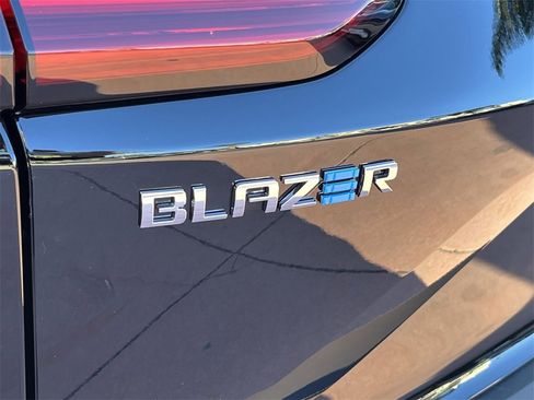 New 2025 Chevrolet Blazer EV LT image 30