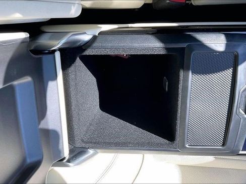 Used 2025 Land Rover Range Rover Long Wheelbase SE image 38