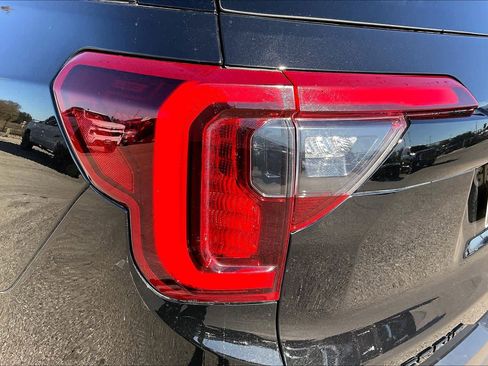 Certified 2023 GMC Acadia SLT w/ Elevation Edition image 26