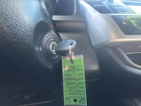 Used 2019 Toyota Highlander LE FWD image 14