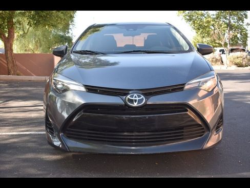 Used 2017 Toyota Corolla LE w/ Carpet Mat Package (TMS) FWD image 8