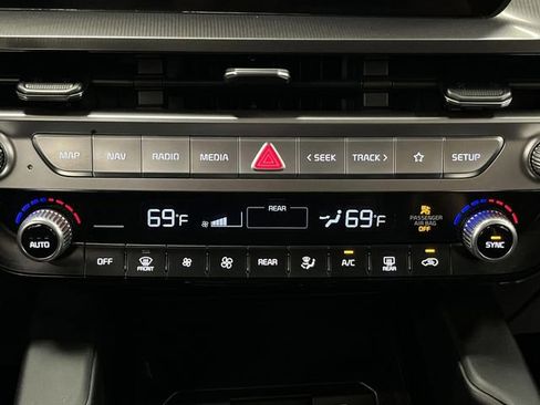 Used 2023 Kia Telluride LX image 18