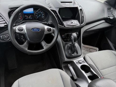Used 2016 Ford Escape SE w/ Equipment Group 201A image 9