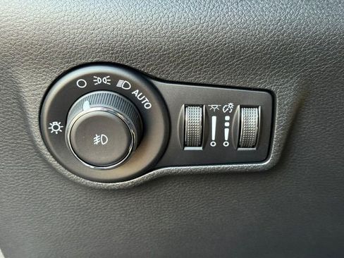 New 2026 Jeep Compass Latitude image 17