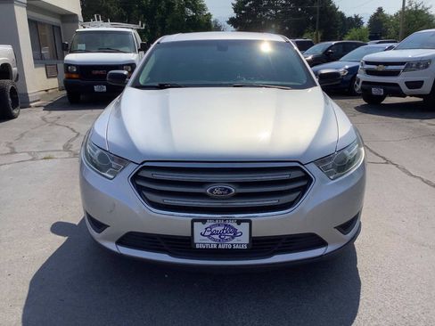 Used 2016 Ford Taurus SE FWD image 5