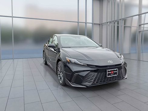 New 2026 Toyota Camry SE image 5