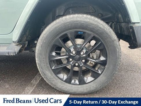 Used 2023 Jeep Wrangler Unlimited Sahara w/ Cold Weather Group image 15