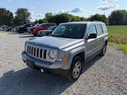 Used 2016 Jeep Patriot Sport w/ Power Value Group AWD/4WD image 9