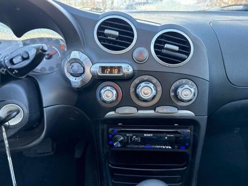 Used 2001 Hyundai Tiburon image 4