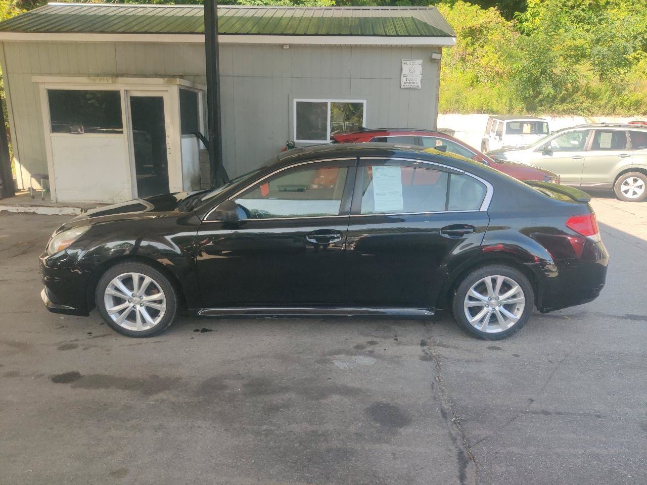 Used 2014 Subaru Legacy 2.5i Limited w/ Moonroof Package AWD/4WD image 3