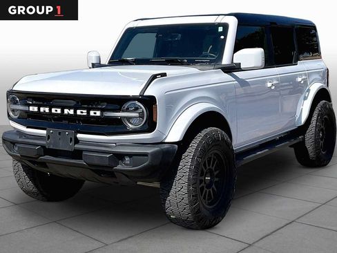 Used 2024 Ford Bronco Outer Banks AWD/4WD image 1