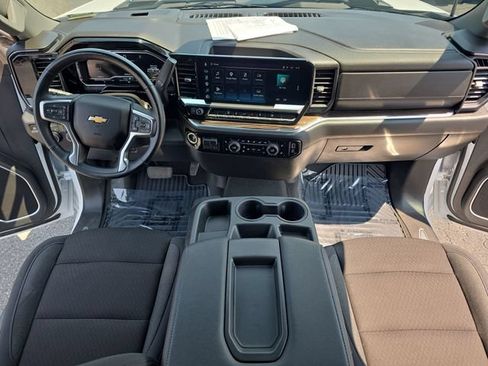Used 2025 Chevrolet Silverado 2500 LT w/ Convenience Package AWD/4WD image 10