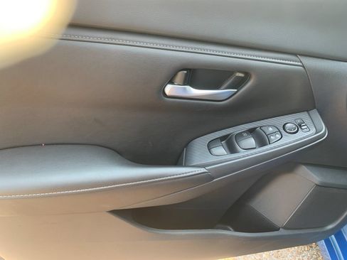 Used 2025 Nissan Sentra SV FWD image 13