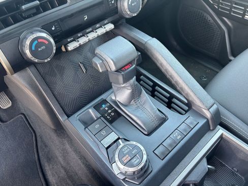 Used 2025 Toyota Tacoma TRD Off-Road AWD/4WD image 38