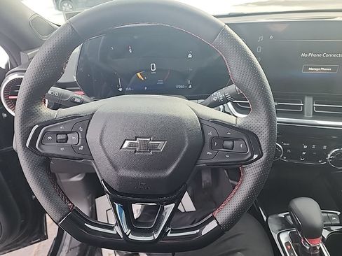 Used 2025 Chevrolet Trax RS w/ Driver Confidence Package FWD image 13