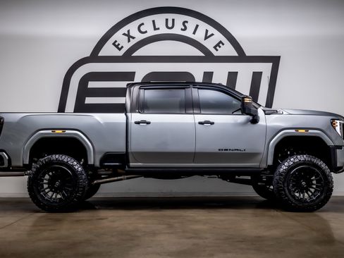 Used 2026 GMC Sierra 2500 Denali Ultimate w/ Max Trailering Package AWD/4WD image 8