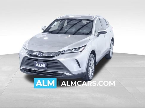 Used 2022 Toyota Venza XLE image 1