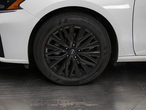 Used 2025 Nissan Altima 2.5 SV w/ SV Special Edition Package image 8