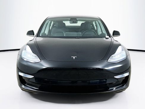 Used 2019 Tesla Model 3 Standard Range Plus image 2