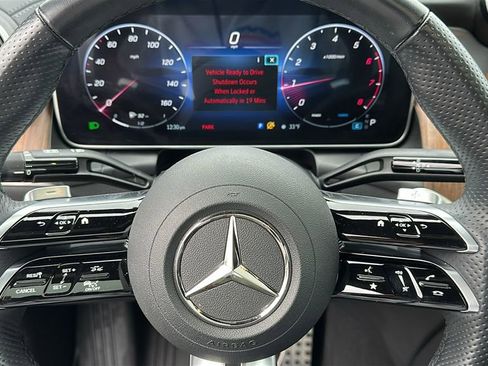 Used 2024 Mercedes-Benz GLC 300 4MATIC image 12