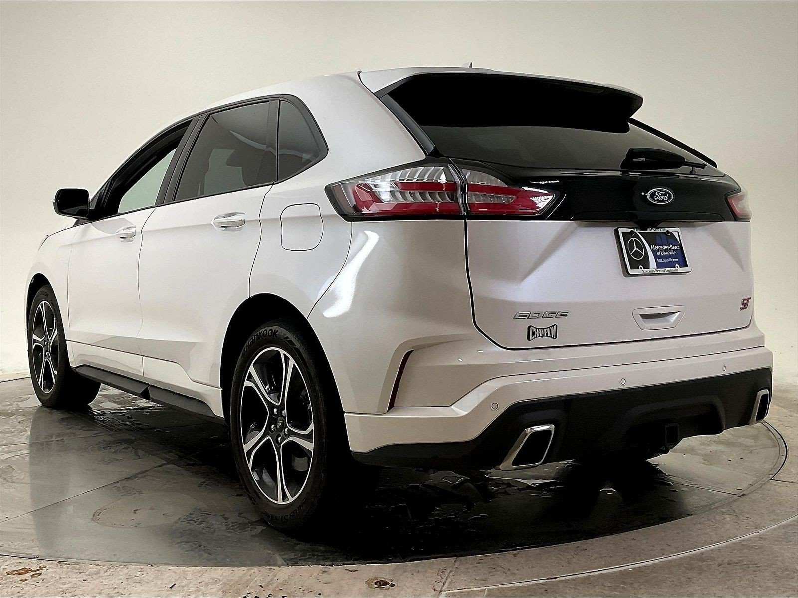 Used 2019 Ford Edge ST w/ Convenience Package AWD/4WD image 3