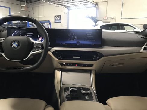 Used 2025 BMW 330i Sedan RWD image 19