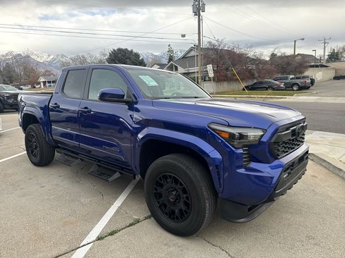 Used 2024 Toyota Tacoma SR5 image 3