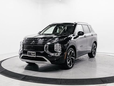 Used 2022 Mitsubishi Outlander SEL image 3