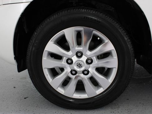 Used 2012 Toyota Sequoia Platinum AWD/4WD image 85