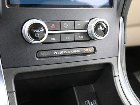 Used 2022 Ford Edge Titanium image 26